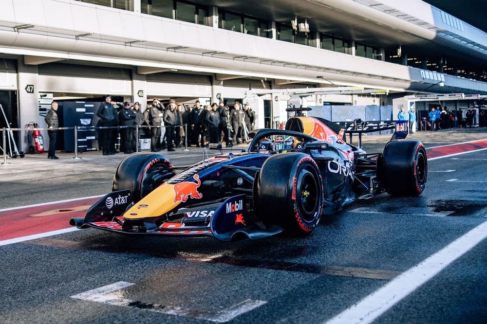 2026 F1 Barselona testi 1. gün: Hadjar günü zirvede tamamladı, Russell ikinci