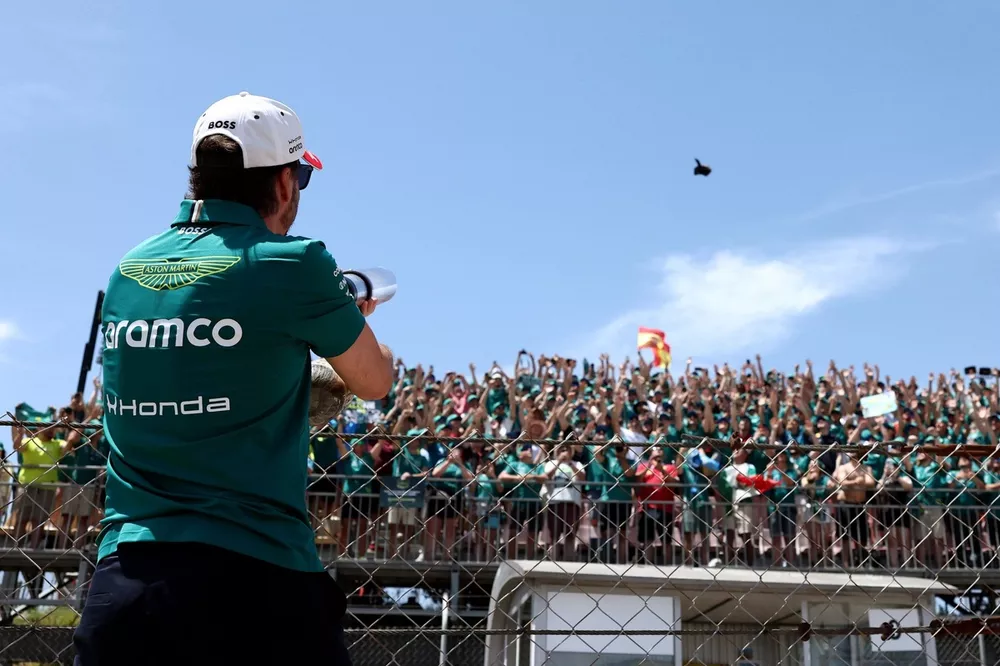 Alonso: "Son sırada olsak da takım pes etmiyor"