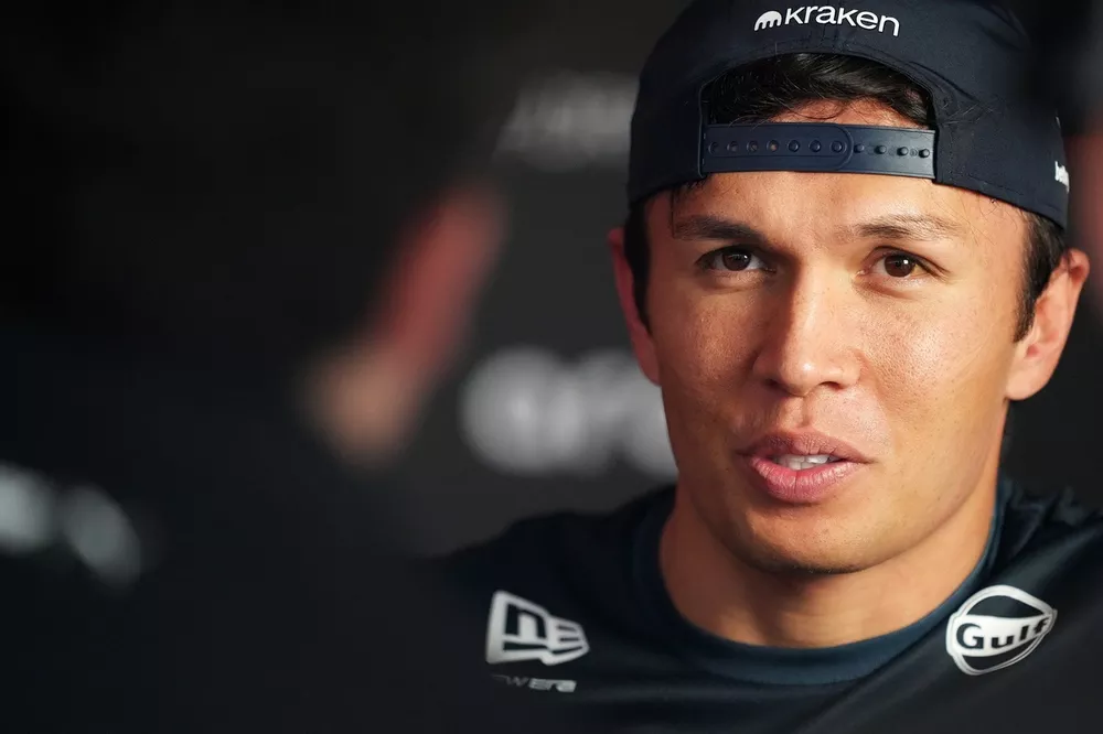 Resmi: Alex Albon, 2027'de de Williams'ta yarışacak!